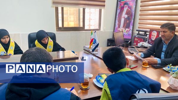 نشست مشترک اداره آب و خبرنگاران پانای باخرز با محوریت جشنواره «نخستین واژه آب»