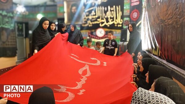 نیم قرن ارادت بانوان البرزی در هیئت دیوانگان حسین