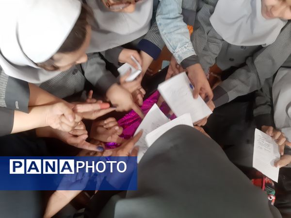 انتخابات شورای دانش‌آموزی در دبستان دخترانه احدیان ناحیه ۶ مشهد