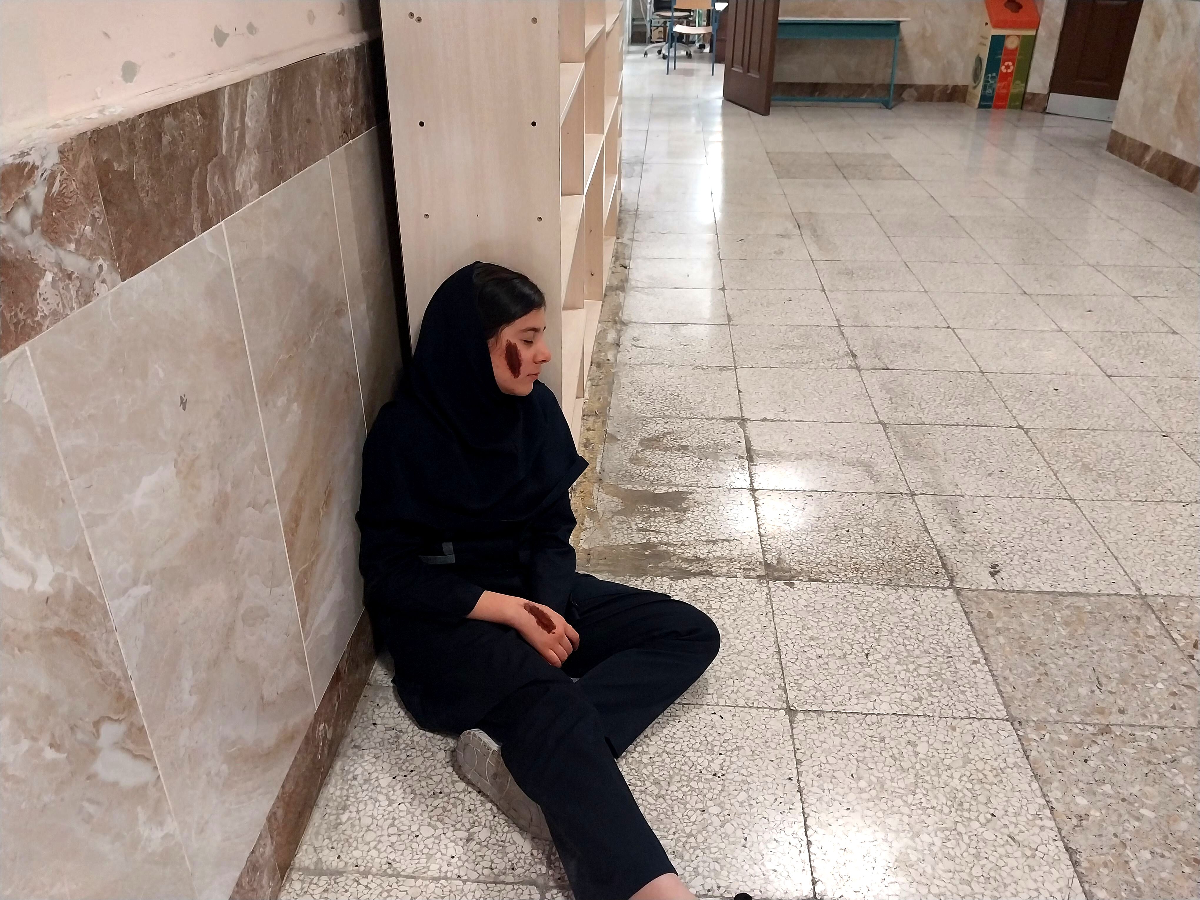اجرای طرح مانور زلزله در دبیرستان سرافرازان