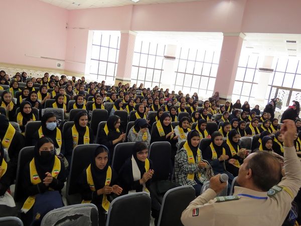 اردوی تمشک دختران بجنورد در اردوگاه شهید چمران 