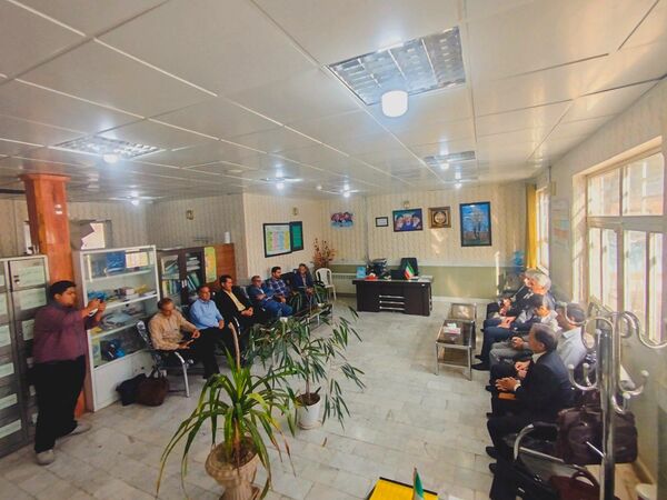 حضور مدیر آموزش و پرورش کاشمر در دبیرستان پسرانه میثاق