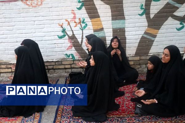 قرائت دعای زیارت عاشورا در شب های محرم در مسجد حضرت صاحب الزمان(عج)