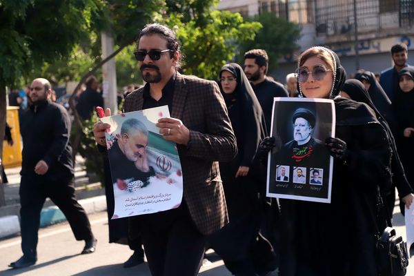 برگزاری مراسم وداع تهرانی‌ها با پیکر ابراهیم رئیسی و همراهانش