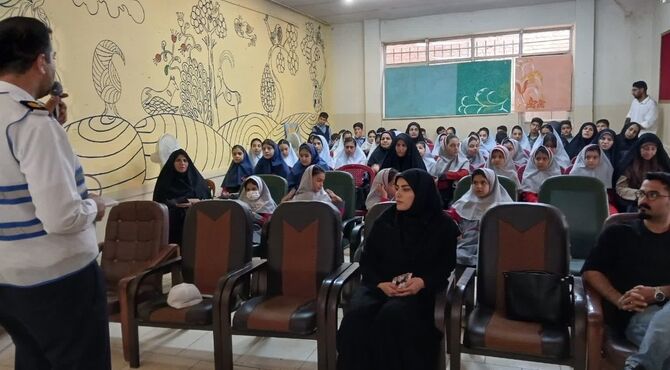 جلسه آموزشی پلیس‌یاران دانش آموز در ناحیه2 اصفهان برگزار شد