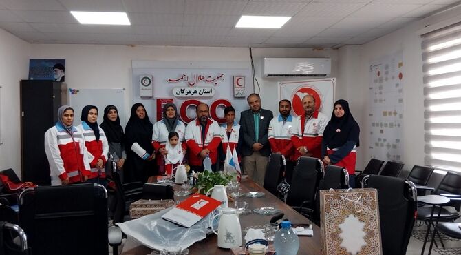 تجلیل از قهرمانان شبکه دانش‌آموزی و منتخبان هلال احمر
