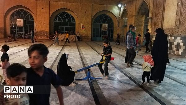 غرفه دهه نودی ها در هشتاد و سومین شب 