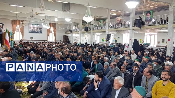 نماز عبادی سیاسی جمعه  شهر خور در روستای بوژمهران 