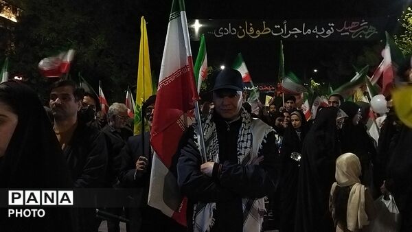 دختران نیشابوری در صف اول تجمعات-۳