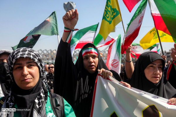 رزمایش دختران «جان‌فدای ایران»