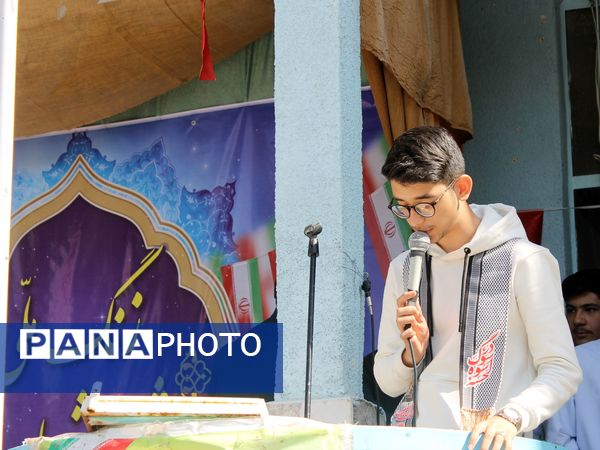 آیین نواختن زنگ ایثار و مقاومت در دبیرستان شاهد معراج