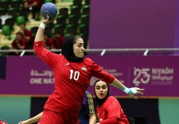 تیم ملی هندبال بانوان به فینال نرسید/ امید دختران ایران به کسب مدال برنز