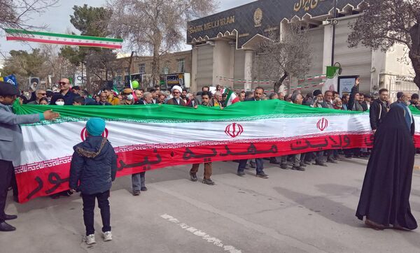 حضورگسترده مردم شریف،درراهپیمایی 22بهمن قاب هایی از همدلی