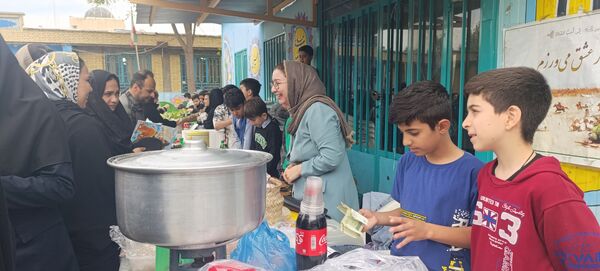 برپایی بازارچه در  دبستان امام جعفر صادق (ع) آشخانه