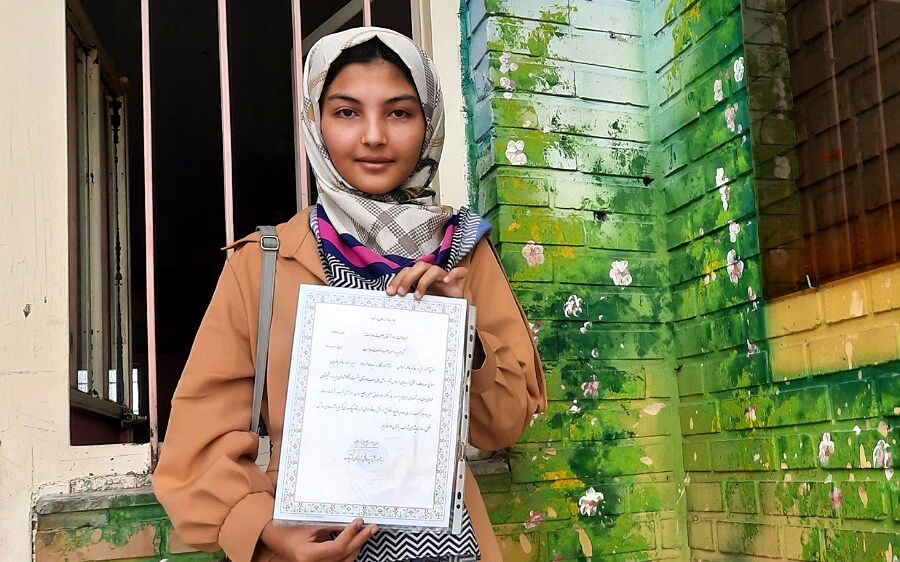دانش‌آموزان با مطالعه اشعار حافظ، حس نوع‌دوستی و مهرورزی را در وجود خود پرورش می‌دهند