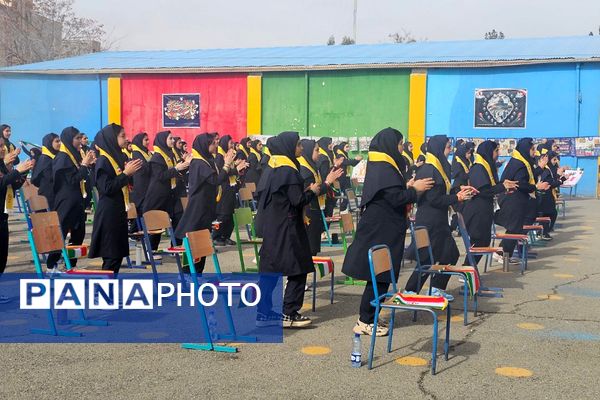  همایش «یاوران انقلاب» با محوریت نقش آفرینی دانش آموزان در گام دوم انقلاب