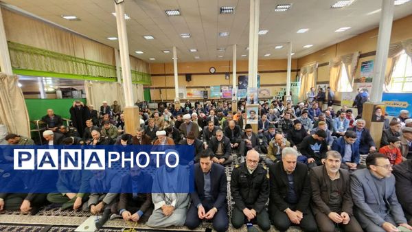  نماز عبادی، سیاسی جمعه با رنگ و بوی دهه فجر در فاروج