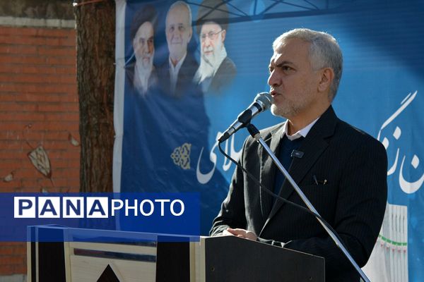 طنین زنگ انقلاب در بهارستان‌دو 