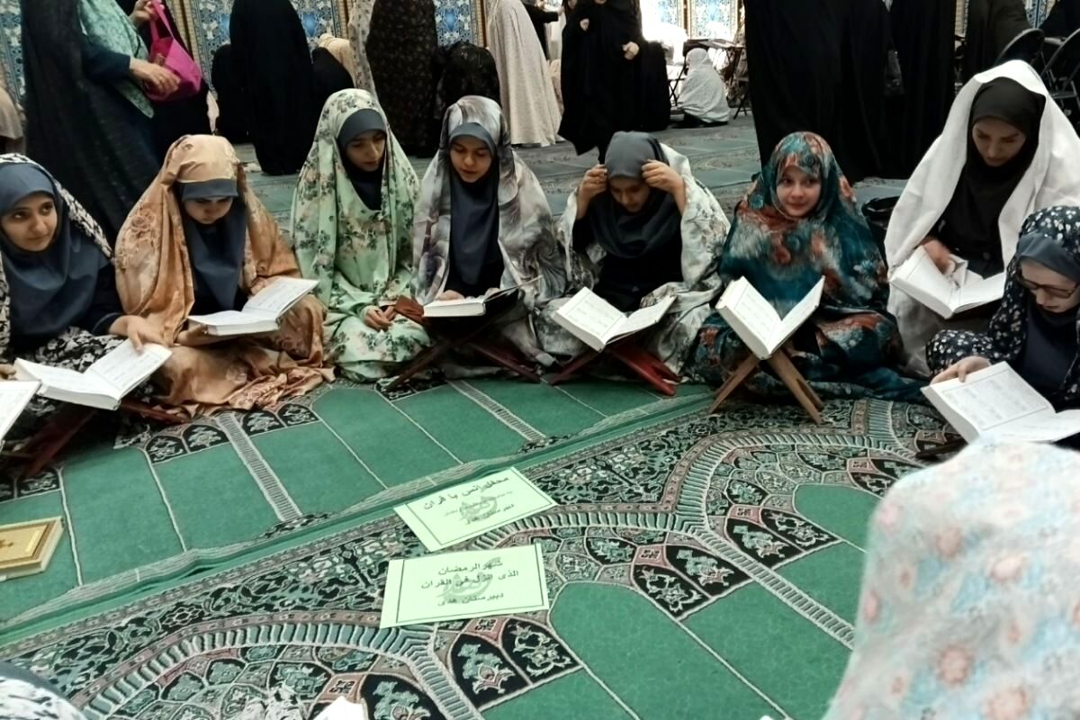 ماه مبارک رمضان، فرصتی برای منور شدن قلوب به نور قرآن