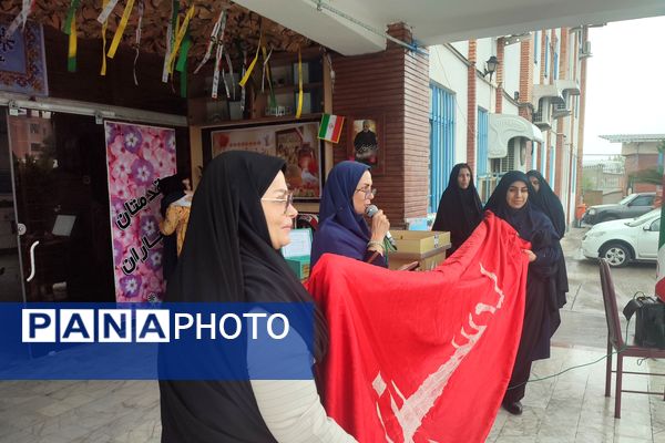 گرامیداشت هفته دفاع مقدس و آغاز سال تحصیلی در دبیرستان فرزانگان قائمشهر