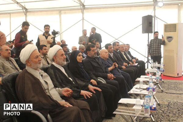 افتتاح ۱۲ کیلومتر از آزادراه کمربندی غربی قم با حضور وزیر راه و شهرسازی