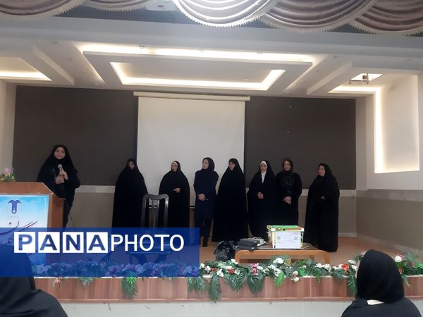 اولین جلسه انتخابات اعضای انجمن اولیا و مربیان در دبیرستان نمونه دولتی مهشید مصلی نژاد