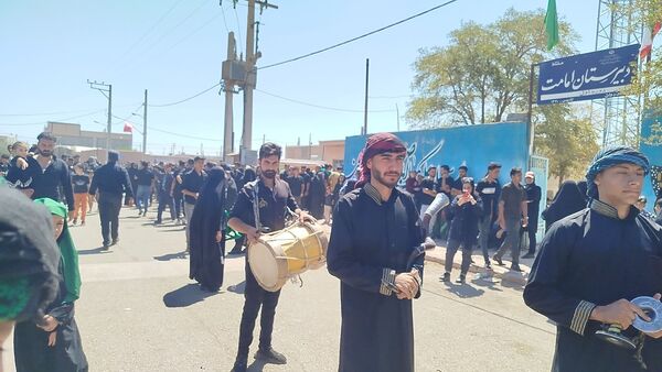 مراسم تعزیه‌خوانی و زنجیر زنی اربعین حسینی در روستای احمد‌آباد نیشابور 
