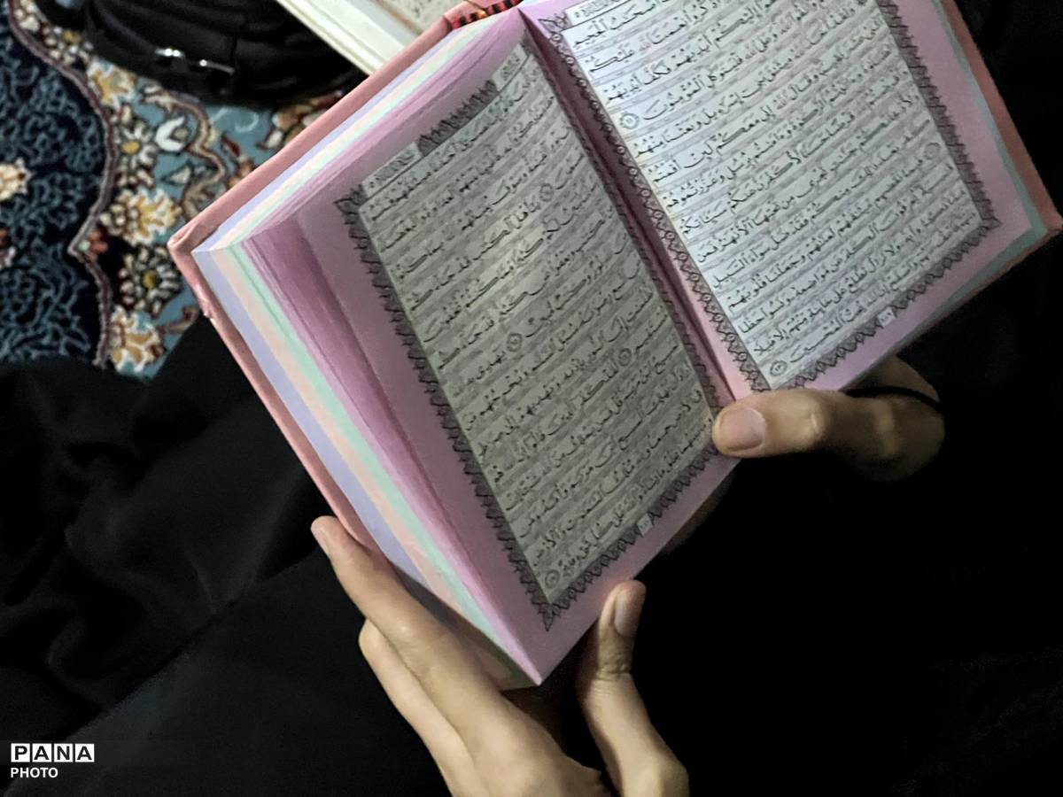 شبی پر از معنویت در امامزاده هادی ساوجبلاغ در شب‌های رمضان 