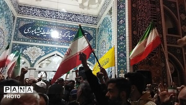 تجدید بیعت با رهبری توسط مردم نیشابور 