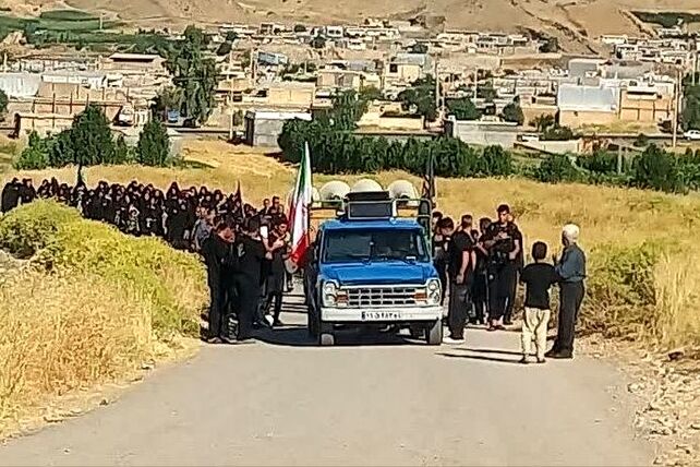 برگزاری آیین‌های عزاداری و مراسم زیارت اهل قبور در روستای مورانی