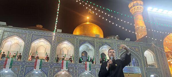 طنین گلبانگ انقلاب صحن انقلاب حرم مطهر  امام رضا (ع)