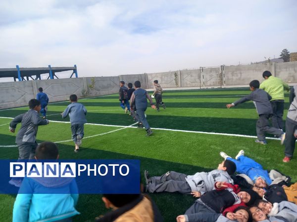 افتتاح زمین چمن مدرسه شهید غلامی خلیل آباد