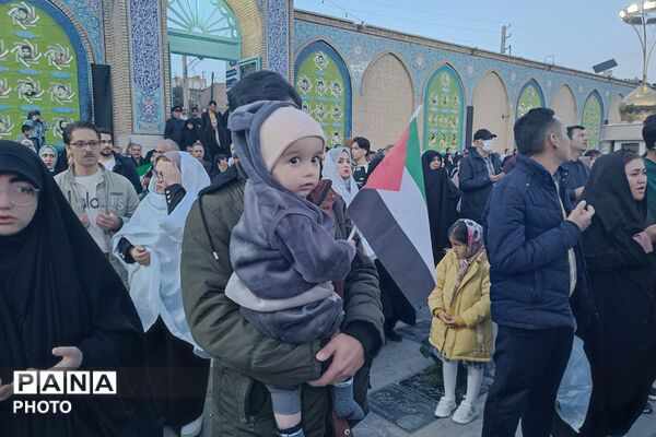 طنین اقتدار در لحظه تحویل سال نو بر فراز گنبد فیروزه ای؛ هفت سین مقاومت در پیشوا