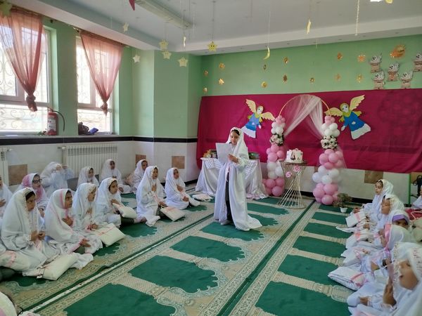 جشن تکلیف دختران دبستان حضرت مریم یک سملقان