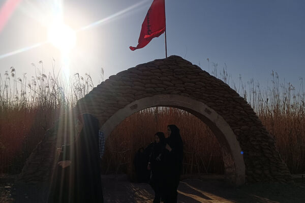 قدم گذاشتن دانش‌آموزان رباط‌کریم بر خاک پاک شلمچه