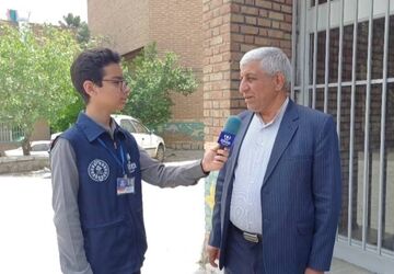 معلمان ارزشمندترین افراد جامعه و تسخیرکنندگان قلب‌ها هستند