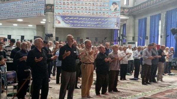اقامه نماز جمعه همزمان با روز خبرنگار