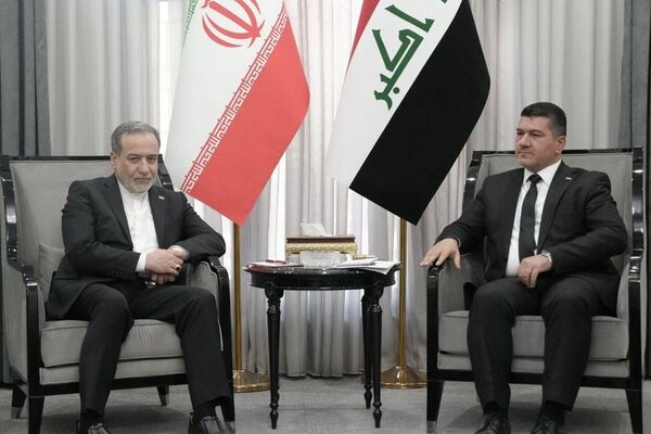 دیدار وزیر امور خارجه با رئیس کمیته عالی هماهنگی مراسم تشییع رهبر شهید انقلاب در عراق
