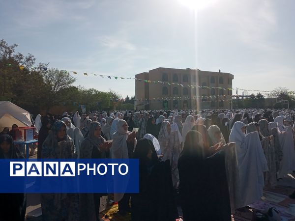 اقامه نماز عید فطر در شهرستان چناران