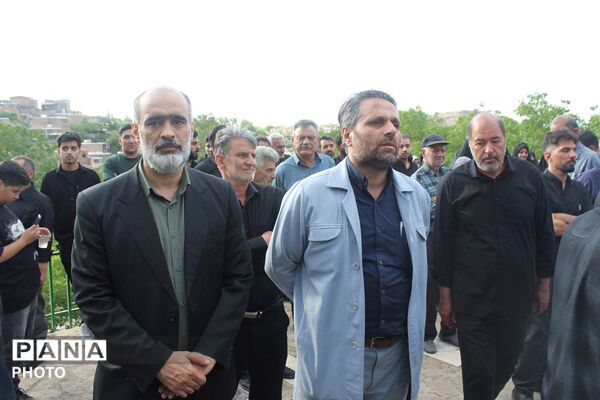 خاکسپاری دو شهید جنگ سوم در گلزار شهدای روستای فردو