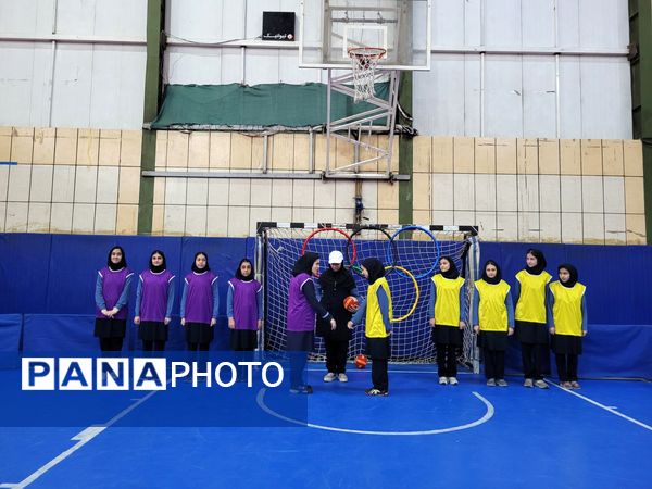 مسابقات میان مدرسه‌ای و افتتاحیه جام اقتدار توسط دبیرستان مصلی نژاد حضرت زهرا (س)