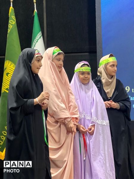 جلوه‌های معرفت در غرفه‌های رضوی