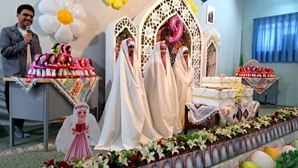 جشن تکلیف دختران کلاس سومی دبستان ام‌ البنین در دارالقرآن مرکزی یزد