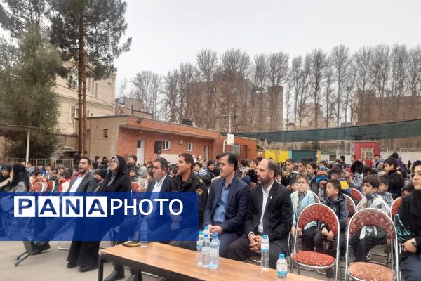 طنین شادی نیمه شعبان در مدرسه آیت الله خامنه ای پیشوا؛ تجلیل از مقام معلم و اجرای برنامه های شاد