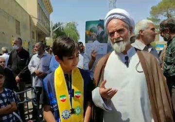 اقامه پرشور نمازجمعه نجف آباد همزمان با سالگرد برپایی اولین نماز جمعه در این شهرستان