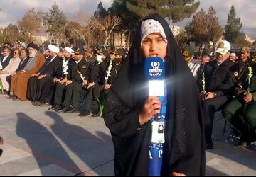 غبارروبی و عطرافشانی گلزار شهدای امامزاده محمد (ع)