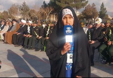 غبارروبی و عطرافشانی گلزار شهدای امامزاده محمد (ع)