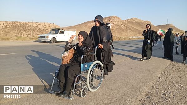 در جست‌وجویِ خویش؛ گام‌هایی میانِ خاک و آسمان، رو به سویِ آستانه‌یِ تو