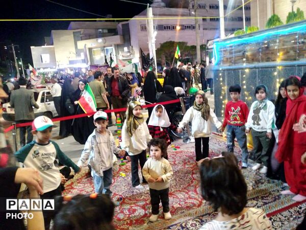 تجمع مردمی در میدان یاقوت ؛ هم‌صدایی مردم برای دفاع از خاک ایران