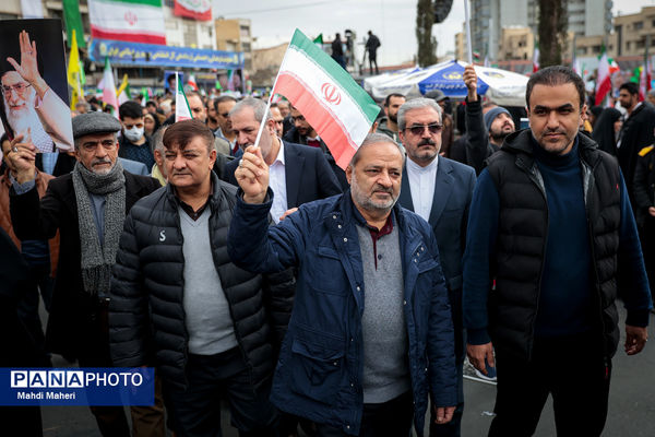 حضور وزیر آموزش و پرورش در راهپیمایی ۲۲ بهمن